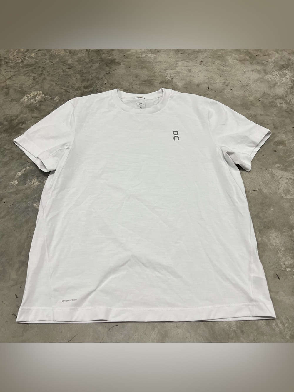 On Cloud DryTech Short Sleeve Train-T Graphic Malibu White Size XL